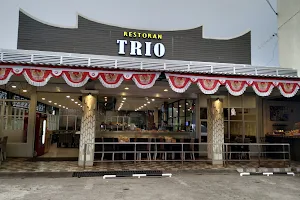 Restoran Trio Masakan Padang Pajajaran (Samping Azra) image