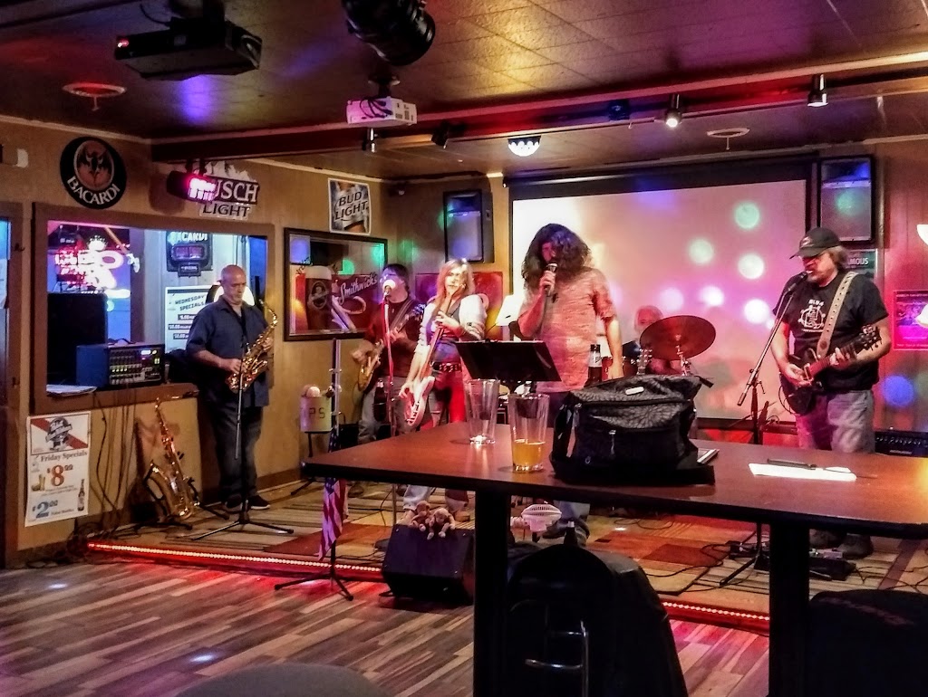 Spoondoggers Bar and Grill 53128