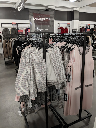 Department Store «Saks OFF 5TH», reviews and photos, 1675 Rockville Pike, Rockville, MD 20852, USA