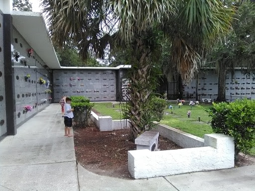 Memorial Park «Grace Memorial Gardens & Funeral Home», reviews and photos, 16931 US-19, Hudson, FL 34667, USA