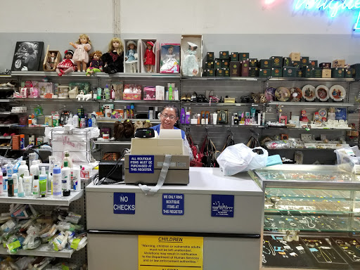 Thrift Store «Indian School Thrift», reviews and photos, 2740 W Indian School Rd, Phoenix, AZ 85017, USA