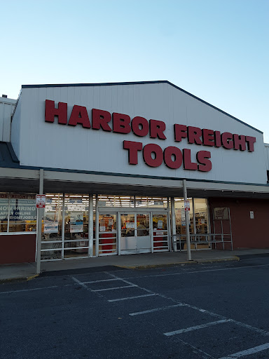 Hardware Store «Harbor Freight Tools», reviews and photos, 2636 Carolina Beach Rd, Wilmington, NC 28412, USA