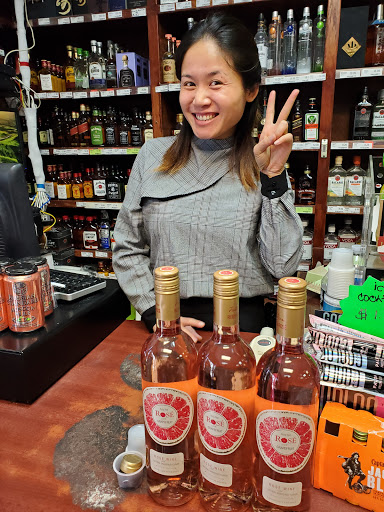 Wine Store «South Beach Wines & Liquors», reviews and photos, 325 Sand Ln, Staten Island, NY 10305, USA