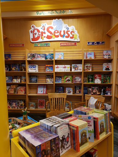 Book Store «Barnes & Noble», reviews and photos, 3102 Northline Ave, Greensboro, NC 27408, USA