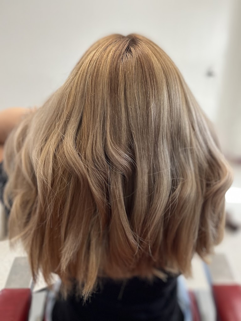 Dena Alonzo Barber Stylist 63069