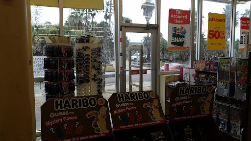 Dollar Store «FAMILY DOLLAR», reviews and photos, 2102 45th St, Galveston, TX 77551, USA