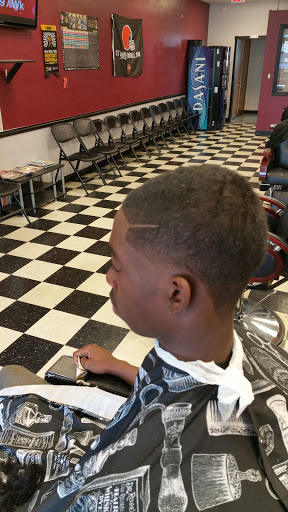 Barber Shop «platinum stylez barbershop», reviews and photos, 321 E 200th St, Euclid, OH 44119, USA