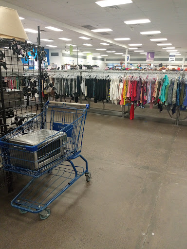 Thrift Store «32nd St & Chandler Goodwill Retail Store & Donation Center», reviews and photos, 15633 S 32nd St, Phoenix, AZ 85048, USA