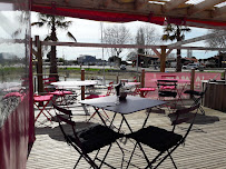 Atmosphère du Bar-restaurant à huîtres La Cabane du tapioou à La Teste-de-Buch - n°16