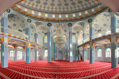 Akşemsettin camii (İlk Adı Pamukdede Camii'dir)