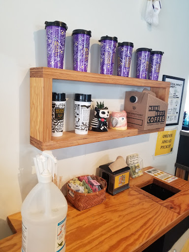 Coffee Shop «Heine Brothers’ Coffee - Shelbyville Road In St. Matthews», reviews and photos, 4305 Shelbyville Rd, Louisville, KY 40207, USA