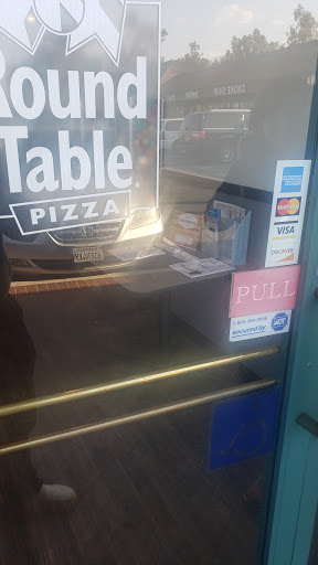 Round Table Pizza image