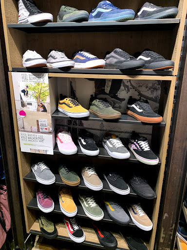 Shoe Store «Vans», reviews and photos, 1065 Brea Mall, Brea, CA 92821, USA
