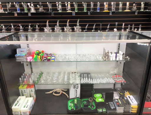 Tobacco Shop «Friends head-shop , tobacco & Hookah lounge», reviews and photos, 3041 E Olive Rd, Pensacola, FL 32514, USA