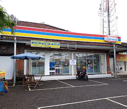 Indomaret Batu Bulan photo