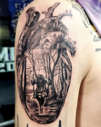 Tattoo Shop «Illuminati Tattoo Parlor», reviews and photos, 10214 SE Mill Plain Blvd Suite B, Vancouver, WA 98664, USA