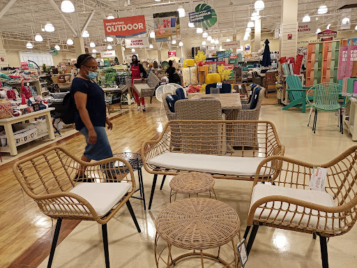 Department Store «HomeGoods», reviews and photos, 162 Everett Ave, Chelsea, MA 02150, USA