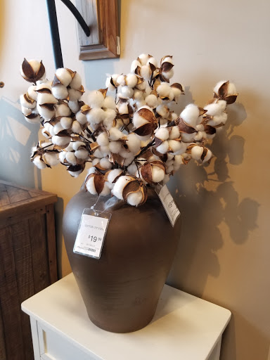 Furniture Store «Ashley HomeStore», reviews and photos, 80 Nardozzi Pl, New Rochelle, NY 10801, USA