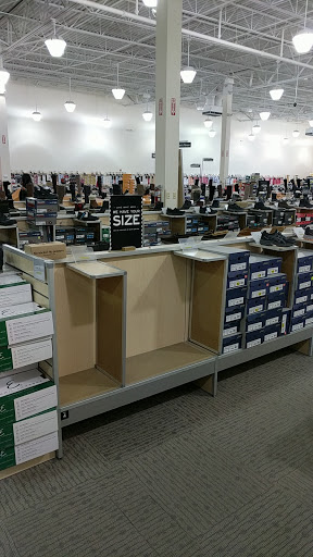 Shoe Store «DSW Designer Shoe Warehouse», reviews and photos, 9570 Village Pl Blvd, Brighton, MI 48116, USA