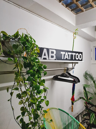 Lab Tattoo & Piercing Lausanne - Tattoostudio