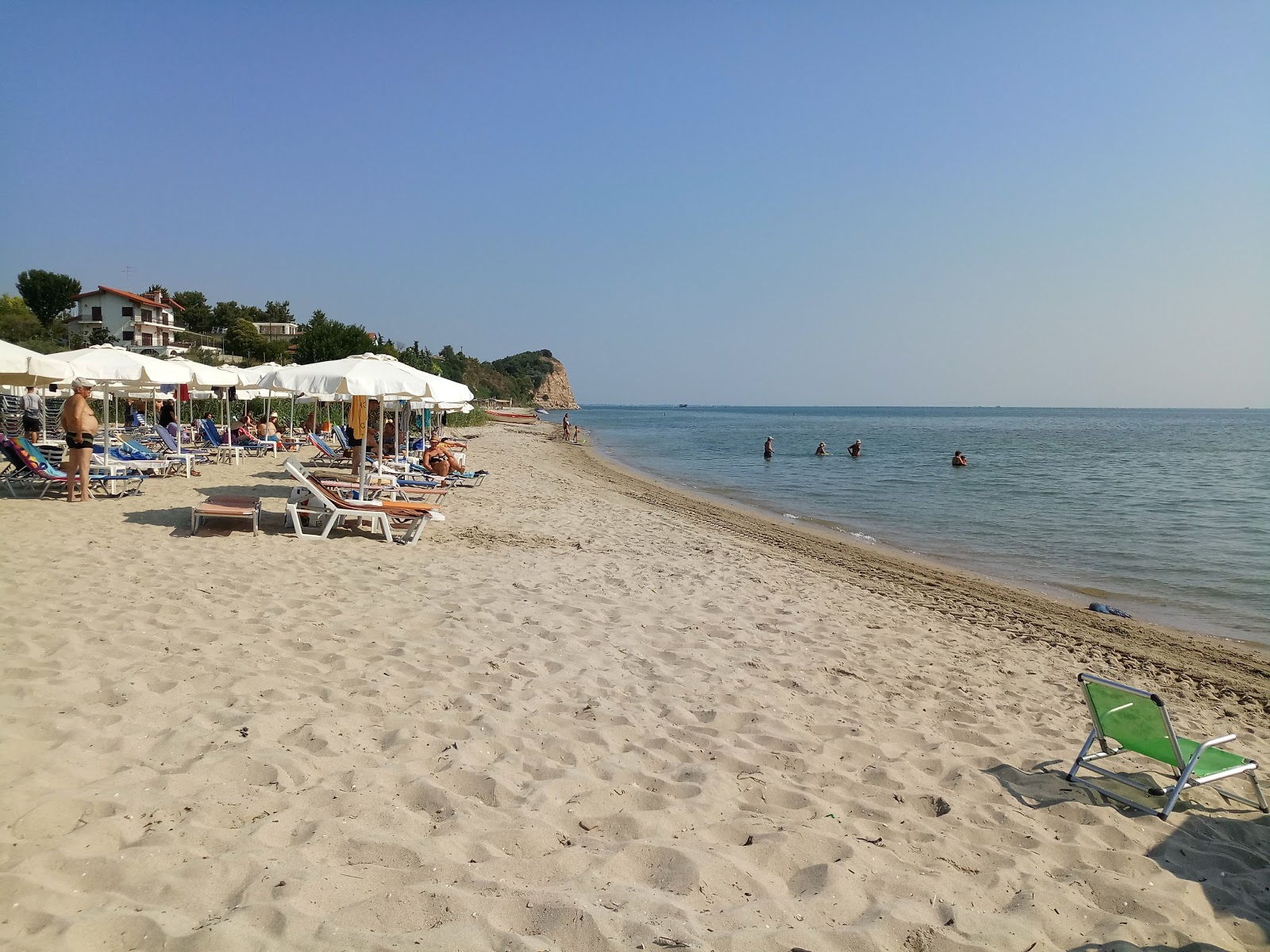 Foto de Archea Pydna beach com areia brilhante superfície