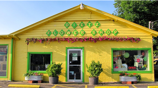 Dietz Flower Shop & Tuxedo Rental, 969 E Kingsbury St, Seguin, TX 78155, USA, 