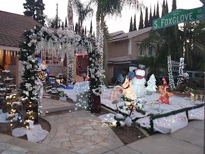Brea Eagle Hills Christmas Lights Neighborhood - photo 20