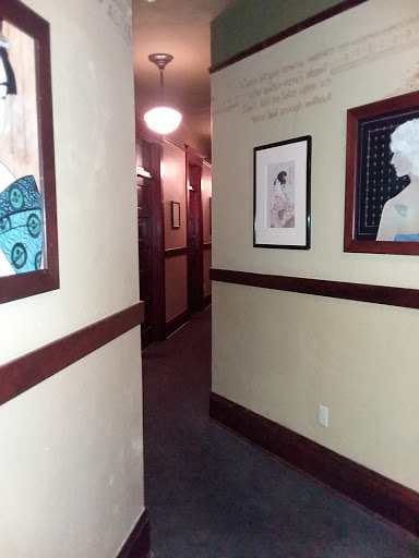 Hotel «McMenamins White Eagle Saloon & Hotel», reviews and photos, 836 N Russell St, Portland, OR 97227, USA