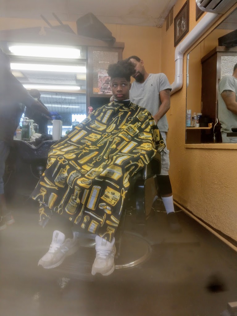 Claytons Barber Shop 21207