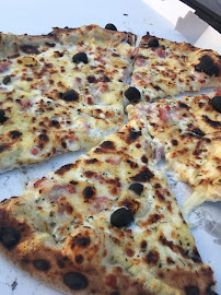 Plats et boissons du Pizzas à emporter Aujourd'hui Pizza à Aimargues - n°7