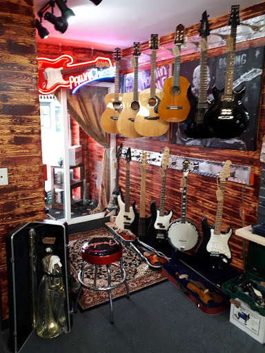 Pawn Shop «Pawn Chicago», reviews and photos, 5604 W Belmont Ave, Chicago, IL 60634, USA