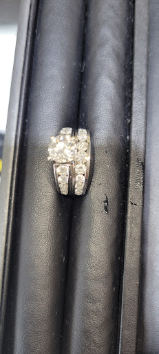 Jewelry Store «The Jewelry Exchange», reviews and photos, 36175 Plymouth Rd, Livonia, MI 48150, USA