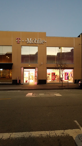 Cell Phone Store «T-Mobile», reviews and photos, 1210 9th Ave, San Francisco, CA 94122, USA