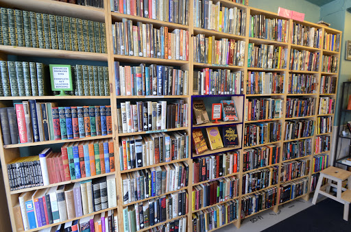 Used Book Store «The Looking Glass», reviews and photos, 823 S Oak Park Ave, Oak Park, IL 60304, USA