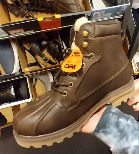 Shoe Store «DSW Designer Shoe Warehouse», reviews and photos, 2316 Monument Blvd, Pleasant Hill, CA 94523, USA