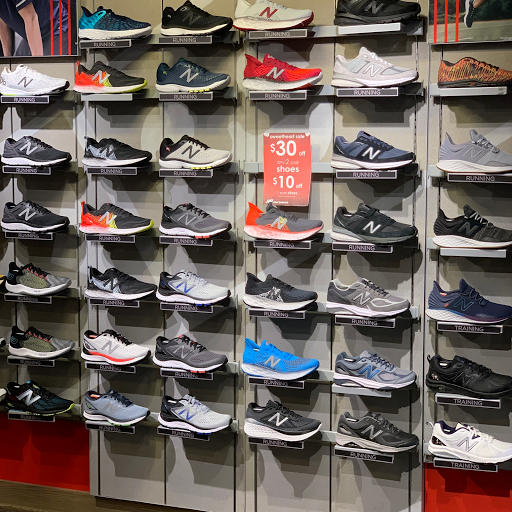 Shoe Store «New Balance Bellevue», reviews and photos, 823 Bellevue Way NE #100, Bellevue, WA 98004, USA