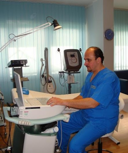 Recensioni di Dr. Salvatore Russo, chirurgo vascolare a Enna - Chirurgo plastico