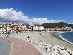 Photo de Varazze beach zone de station balnéaire