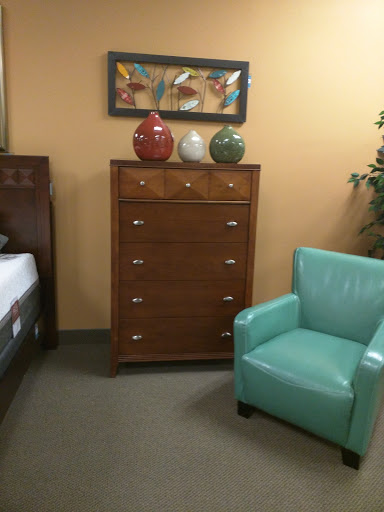 Furniture Store «Raymour & Flanigan Furniture and Mattress Store», reviews and photos, 100 Highland Ave, Seekonk, MA 02771, USA