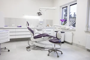 Sparklingmoon Dental, stomatologie image