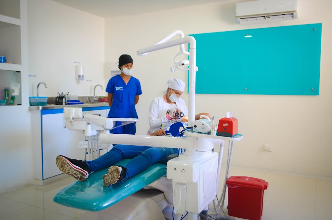 ESTHETIC DENT - Odontologías - Endodoncia - Diseño de Sonrisa - Implantología - Periodoncia
