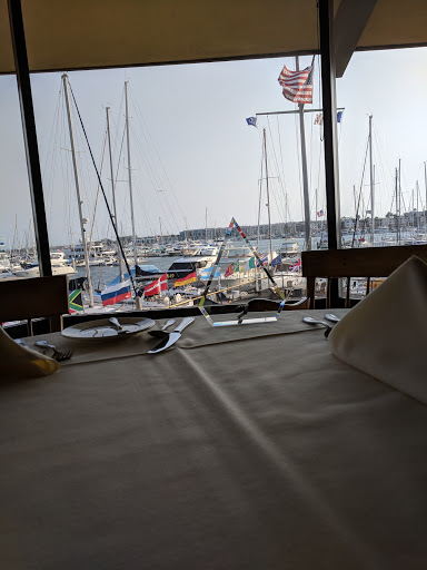 Yacht Club «California Yacht Club», reviews and photos, 4469 Admiralty Way, Marina Del Rey, CA 90292, USA