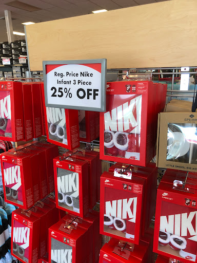 Shoe Store «Shoe Carnival», reviews and photos, 7085 Bakers Bridge Ave, Franklin, TN 37067, USA