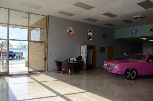 Used Car Dealer «319 Motors», reviews and photos, 2702 6th St SW, Cedar Rapids, IA 52404, USA