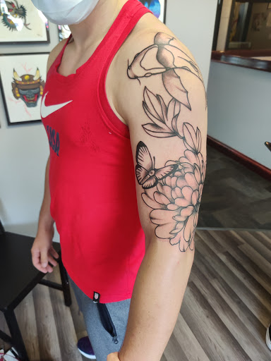 Tattoo Shop «Body Language Tattoo», reviews and photos, 1606 1/2 W University Ave, Muncie, IN 47303, USA