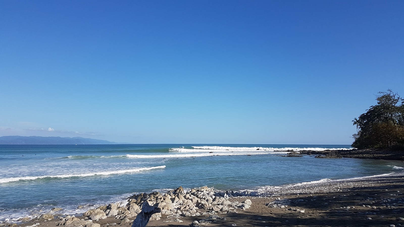Foto de Playa Pan Dulce localizado em área natural