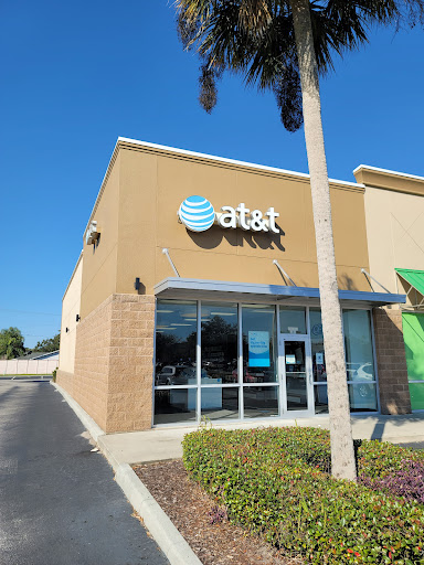 Cell Phone Store «AT&T Authorized Retailer», reviews and photos, 2701 Clearlake Rd, Cocoa, FL 32922, USA