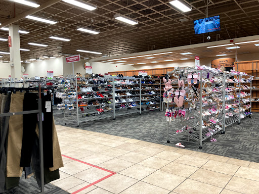 Clothing Store «Burlington Coat Factory», reviews and photos, 533 S Broad St, Meriden, CT 06450, USA