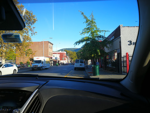 Vaporizer Store «Smokers Mecca Premium Vape and Smoke Shop», reviews and photos, 285 Main St, Beacon, NY 12508, USA