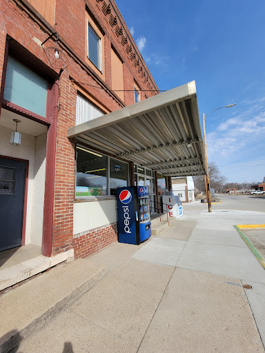 Grocery Store «Prairie City Foods», reviews and photos, 120 E Jefferson St, Prairie City, IA 50228, USA